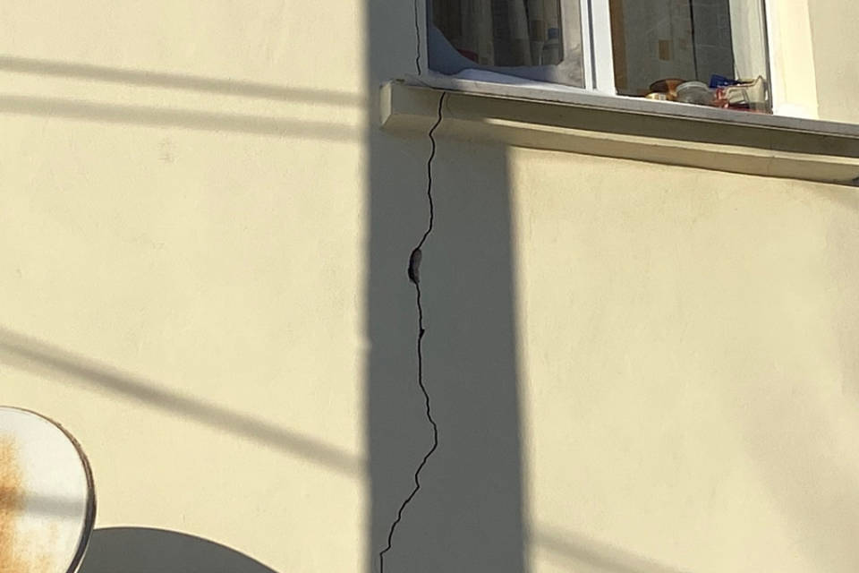 В Волгограде повторно отремонтировали фасад дома после капремонта