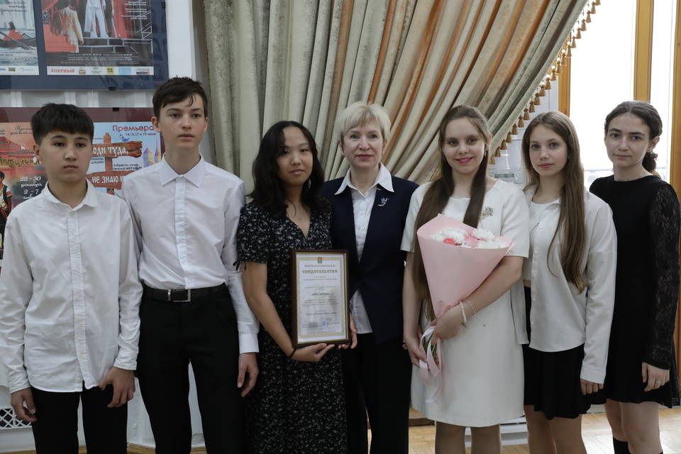 555 волгоградских школьников стали стипендиатами городской думы