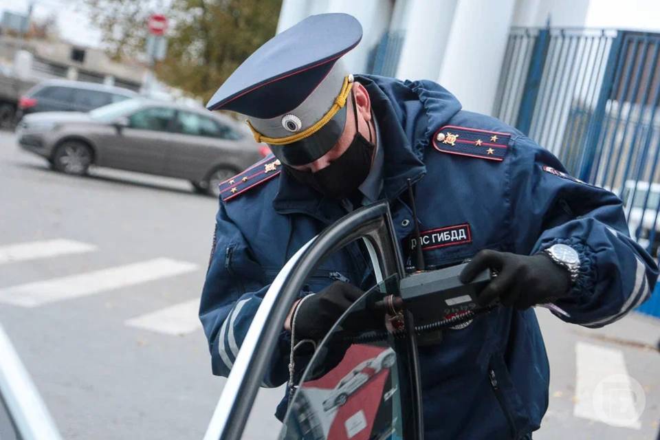 В Волжском и Камышине арестованы водители на тонированных автомобилях