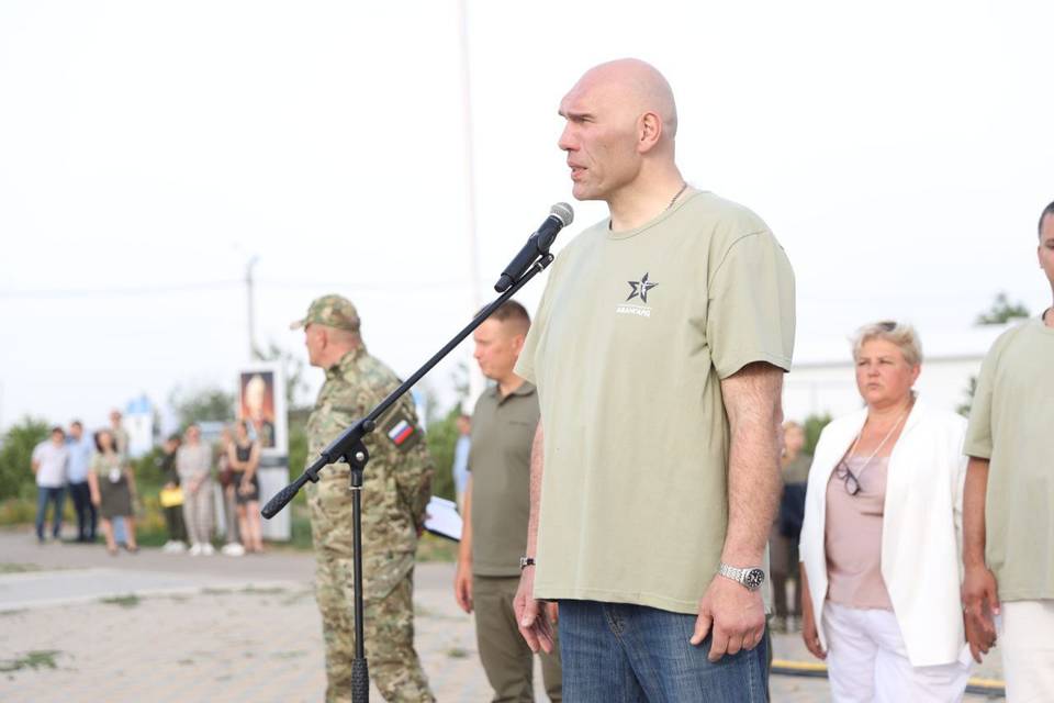 В волгоградском лагере «Авангард» стартовала программа «Время юных героев»