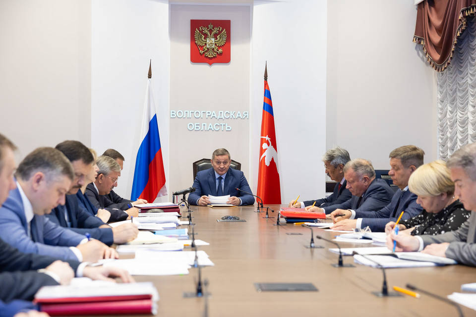 Бочаров почтил память погибших под Брянском и Курском минутой молчания