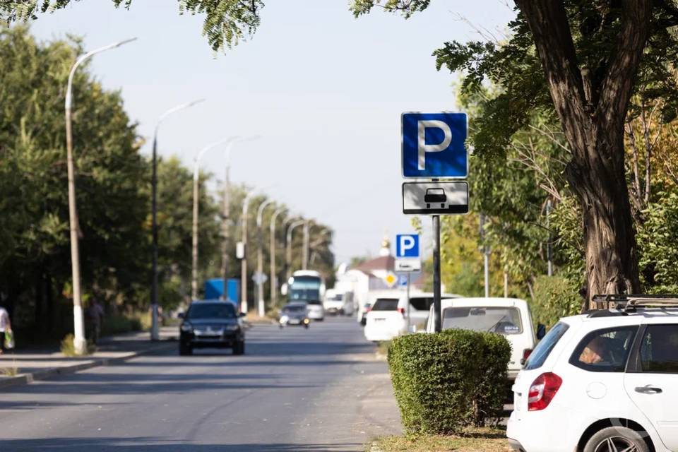 Ураганный ветер оборвал провода в центре Волгограда