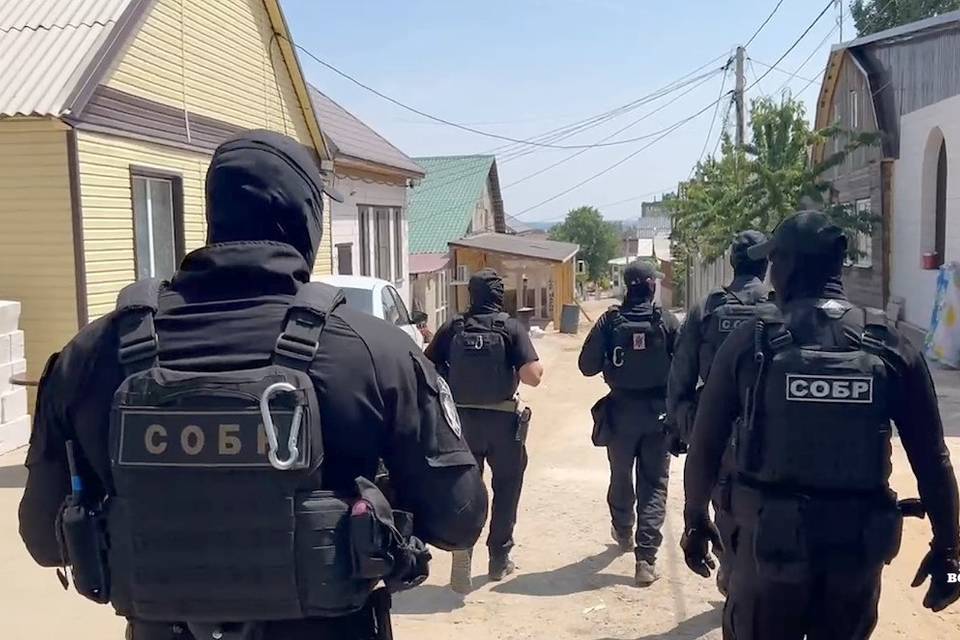 В Волгограде СОБР нагрянул в поселок, отключая газ и свет
