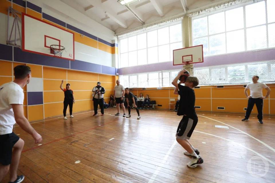 Депутаты предлагают ввести в школах единую спортивную форму в цветах триколора