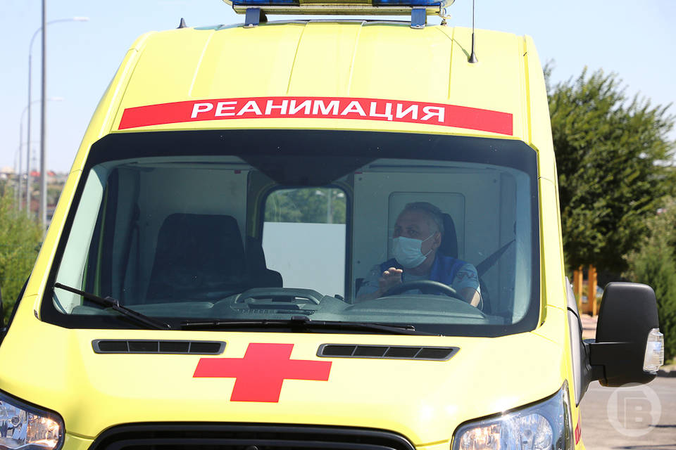 В Волгограде выпавшая из окна девочка пролетела три этажа