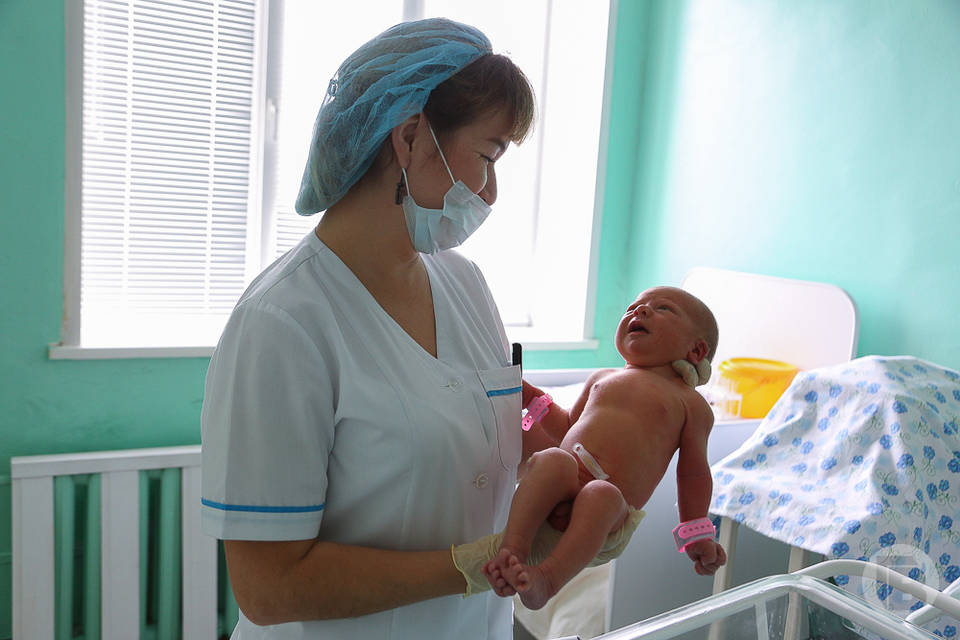 В Урюпинске родился сотый ребенок года - мальчик Владислав