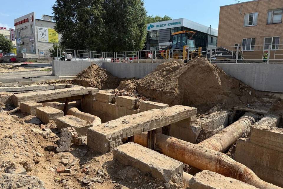 В Волгограде меняют изношенные теплотрассы на Семи Ветрах
