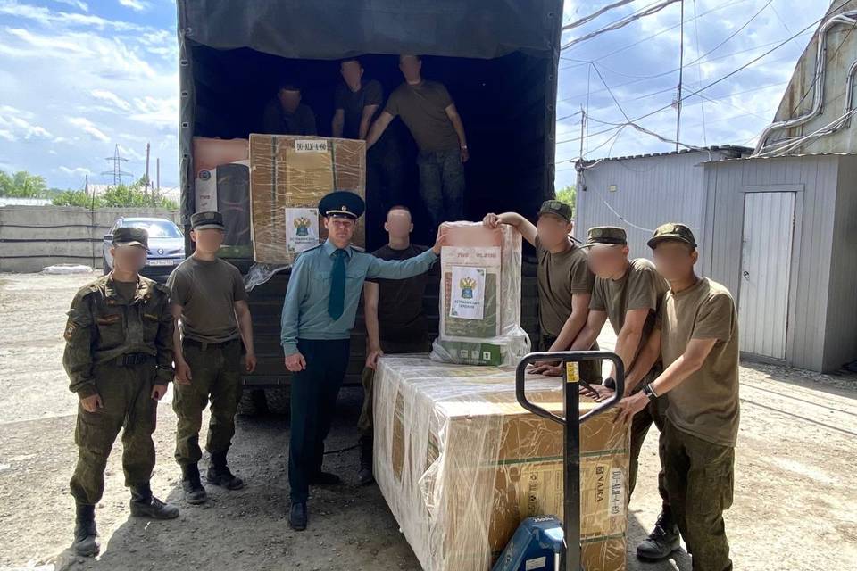 В зону СВО из Волгоградской области передали конфискованные массажные кресла