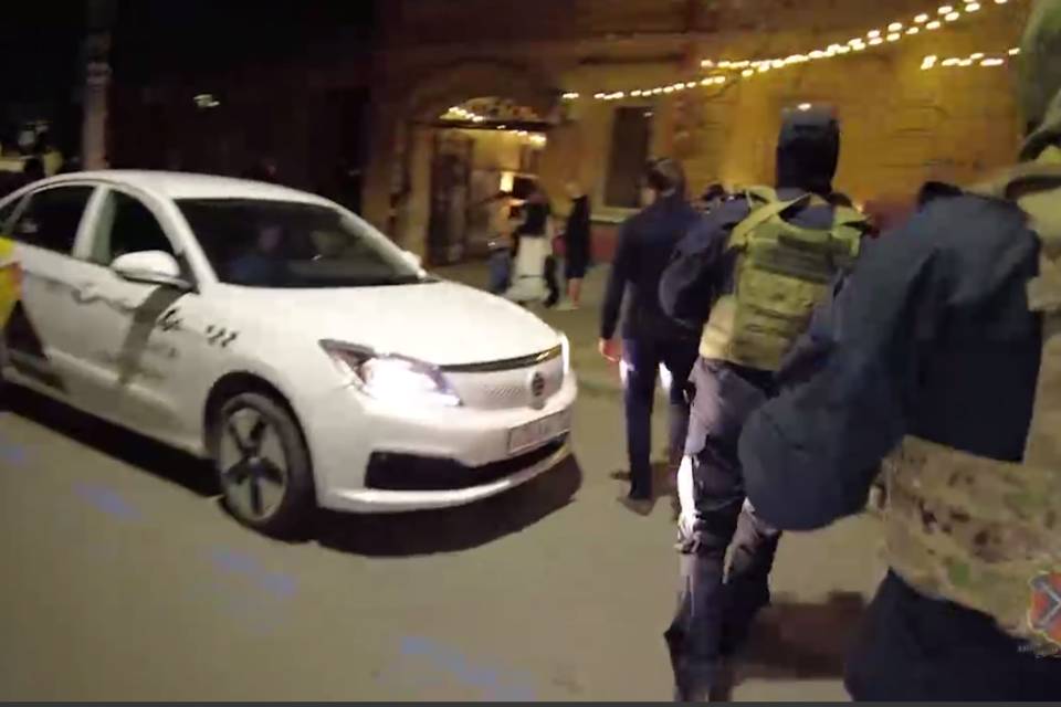 В увеселительные заведения Волгограда нагрянула полиция