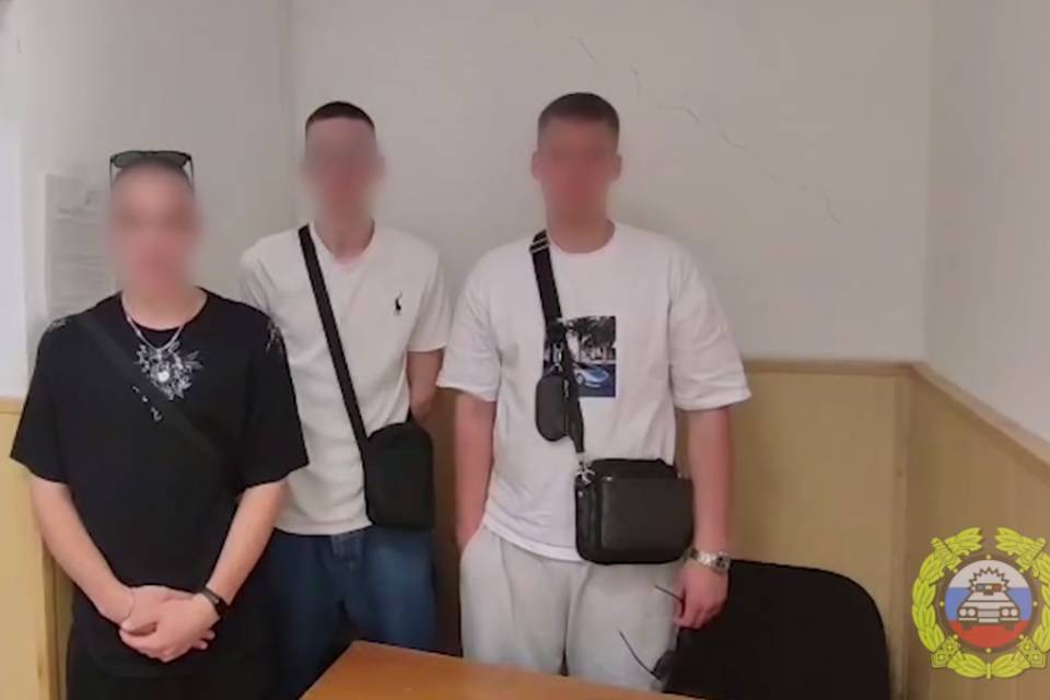 Было жарко: волгоградец устроил опасные покатушки с друзьями