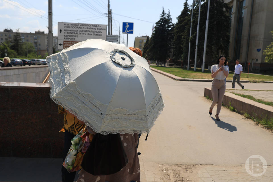 К Волгограду подбирается пыльная буря из казахских степей