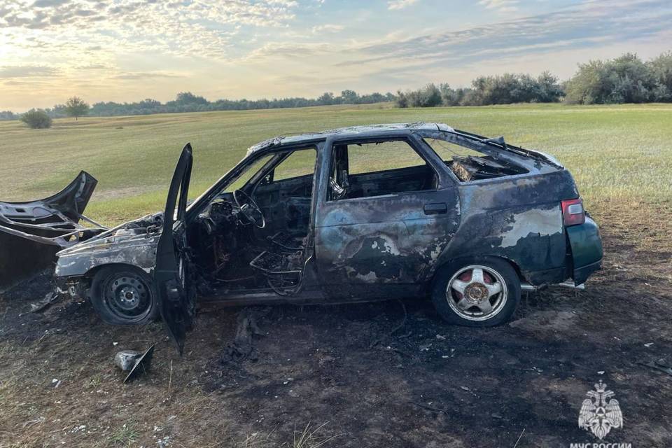 В Волгоградской области на жаре сгорело три автомобиля