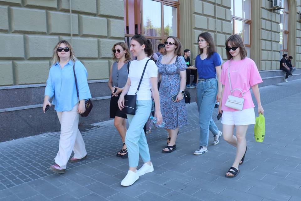 Будущие врачи из Витебска начинают практику в ВолгГМУ с экскурсиями