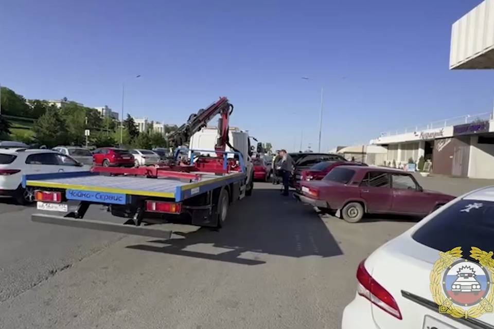 В Волгограде проводят рейды по нарушениям остановки и стоянки автомобилей