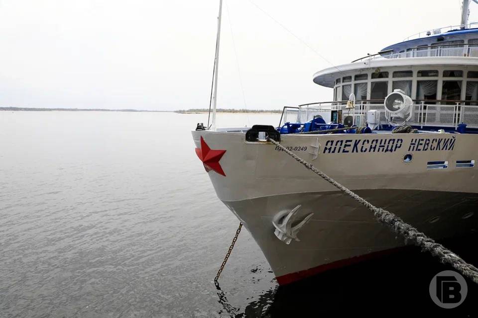Волжская ГЭС поддержит сбросами воды навигацию