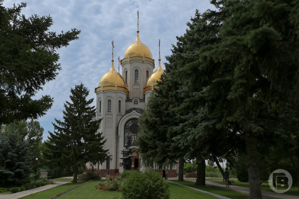 Волгоградцам разрешили спасаться от жары в храмах
