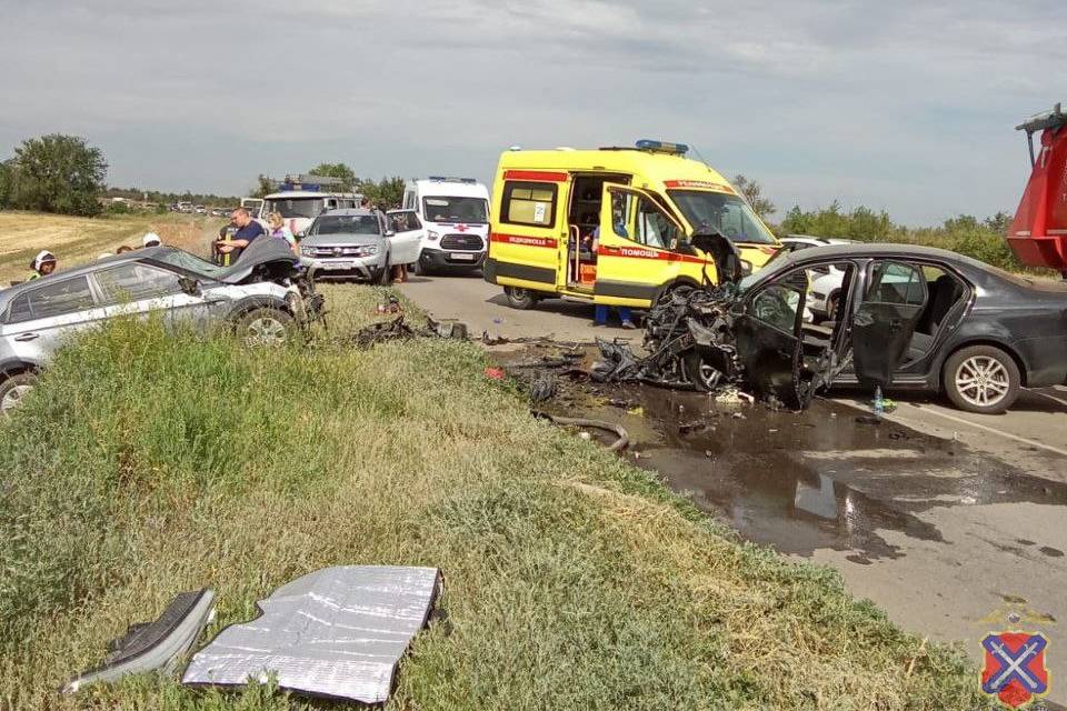 Четыре человека пострадали в ДТП в Советском районе Волгограда