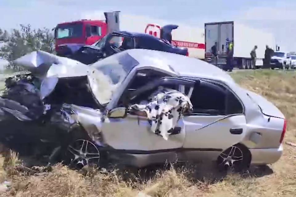 Под Волгоградом в лобовом ДТП погиб водитель Hyundai