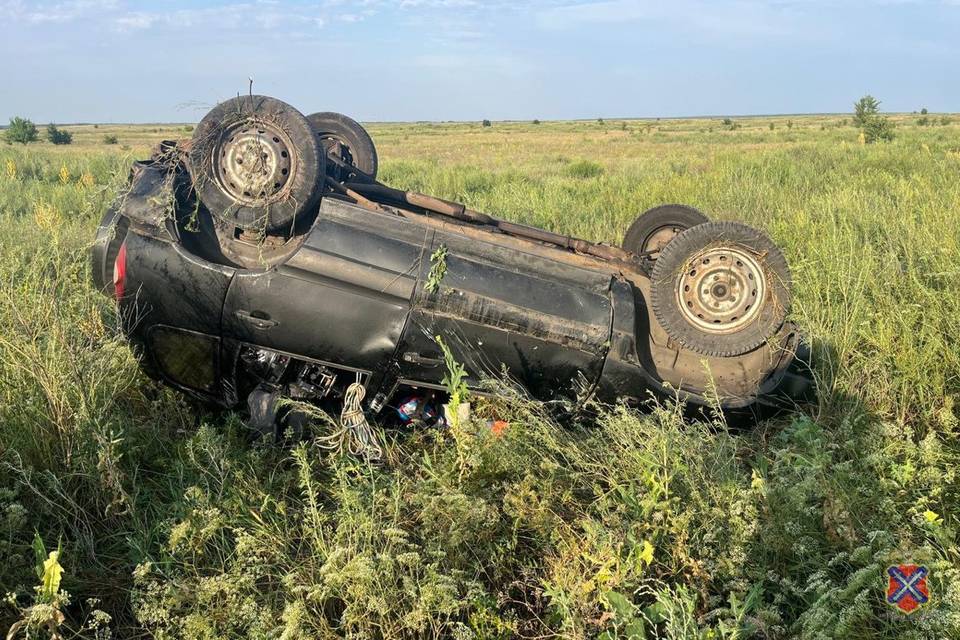 Chevrolet Niva перевернулась под Волгоградом