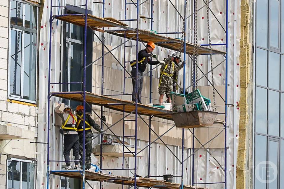 В Волгограде ищут подрядчика для ремонта кровли и фасада гимназии