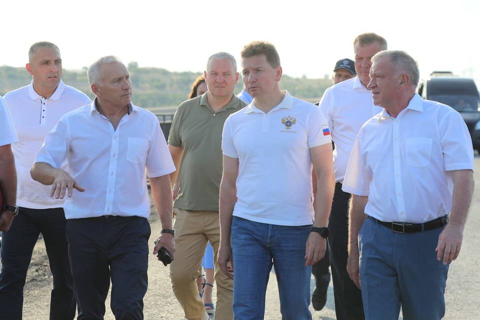В Волгоградской области замглавы Минтранса России оценил реализацию крупных дорожных проектов