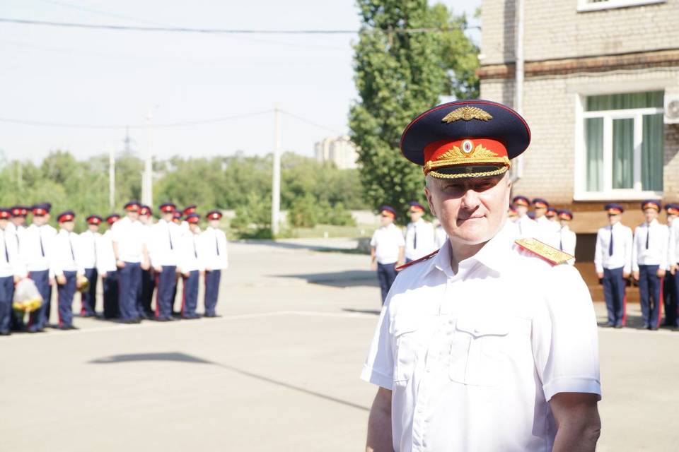 В Волгограде генерал Семенов поздравил следователей с праздником