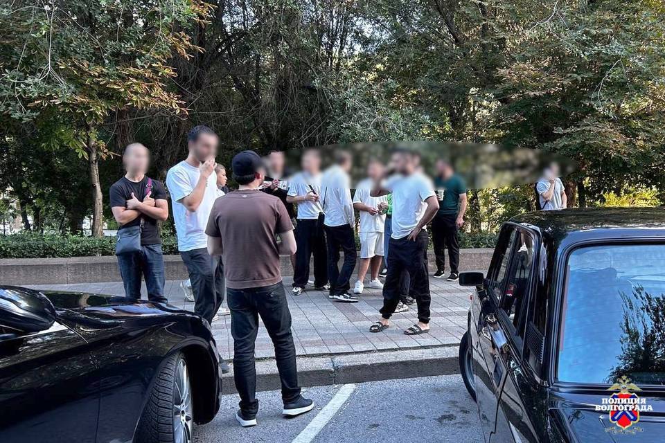 В Волгограде полиция пресекла несанкционированный автопробег