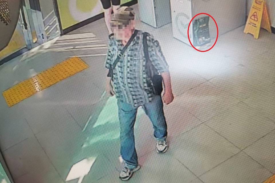 В Волгоградской области мужчина оставил пакет с наркотиками в банке