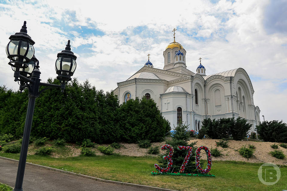 Православные волгоградцы отмечают День крещения Руси
