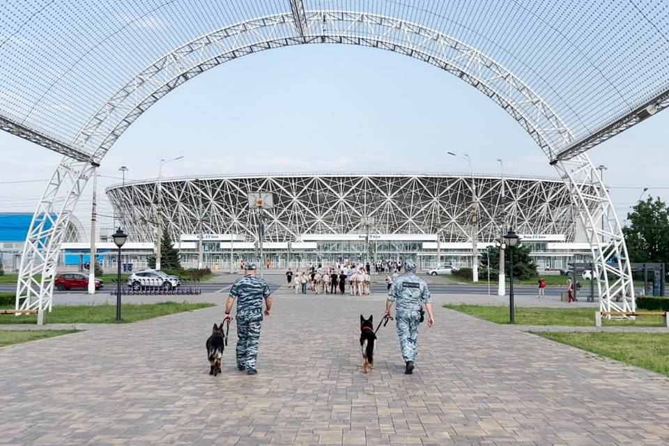 Волгоградские полицейские обеспечили порядок на матче «Ротора» и «Енисея»