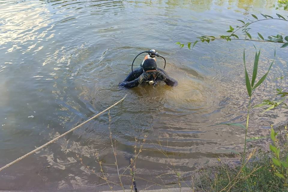 В Волгоградской области водолазы ищут труп утонувшего