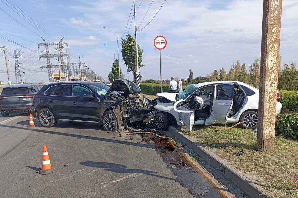 Lada Granta и Audi столкнулись на плотине Волжской ГЭС