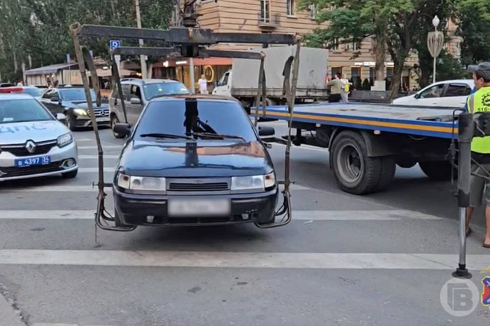 45 опасных автомобилей эвакуировали в Волгограде за неделю
