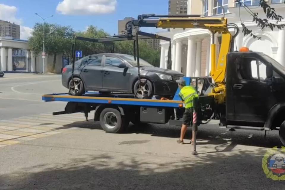 В Волгограде за неделю 44 автомобиля отправили на спецстоянки