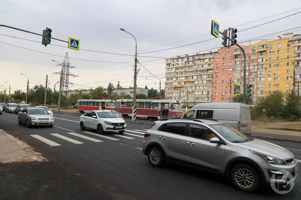 Стало известно, машины каких цветов чаще покупают волгоградцы