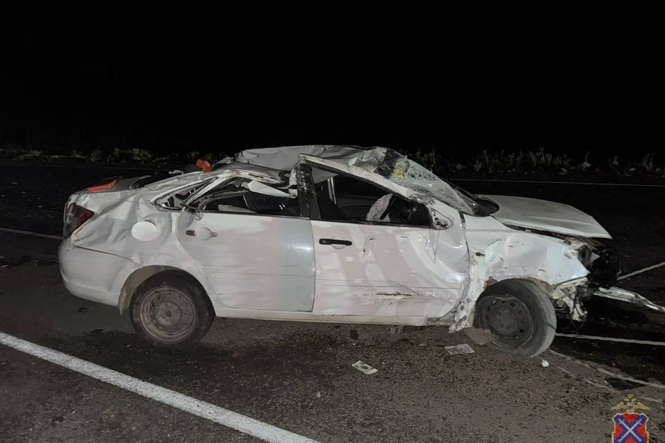 Легковушку смяло под Волгоградом, три человека в больнице