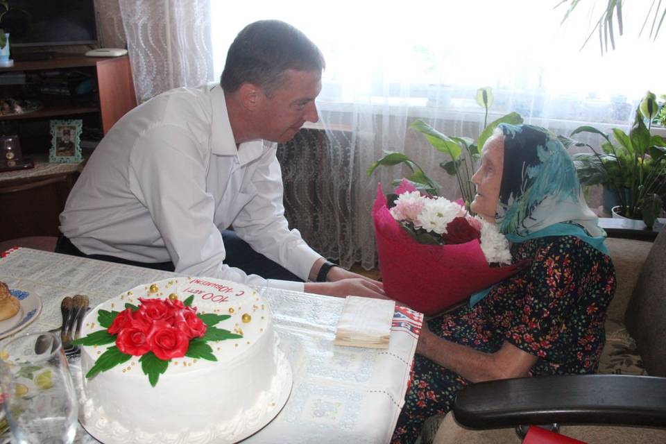 Жительница Камышина Павлина Суханова отметила 100-летний юбилей