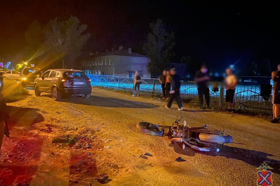 Двое подростков в Волгограде попали в больницу после ДТП