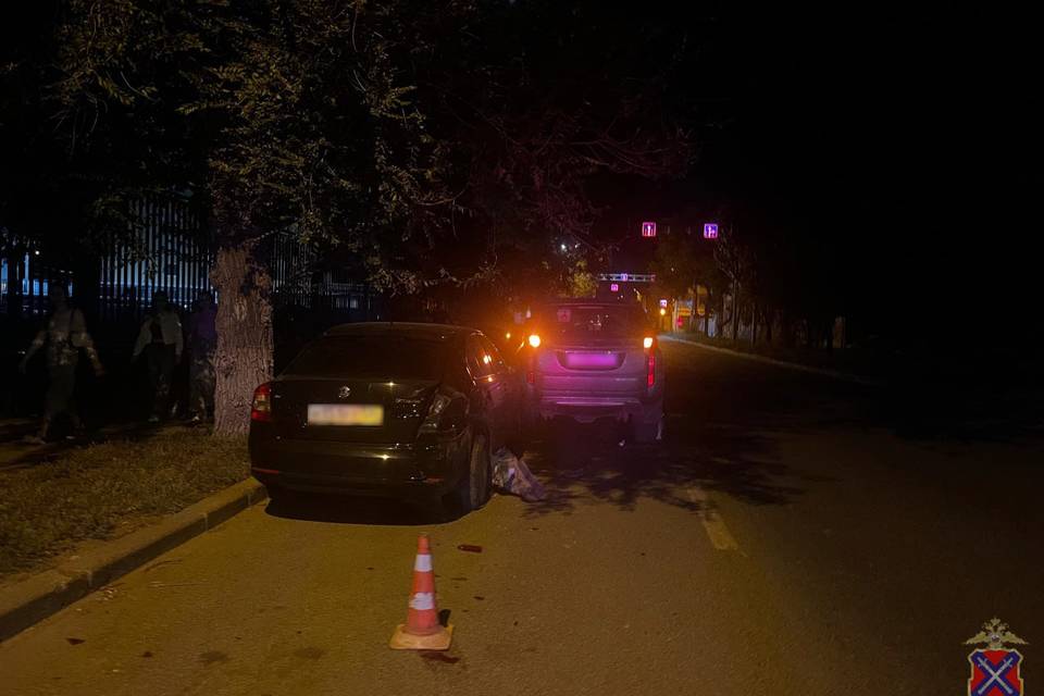 Ровно в полночь в Волгограде случилось ДТП с участием четырех иномарок