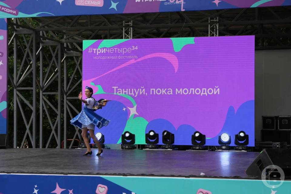 14 соревновательных площадок работают на фестивале #ТриЧетыре в Волгограде