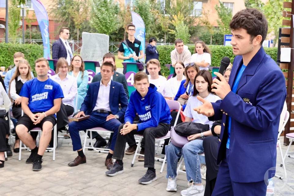 350 волонтеров помогали во время проведения волгоградского молфеста #ТриЧетыре