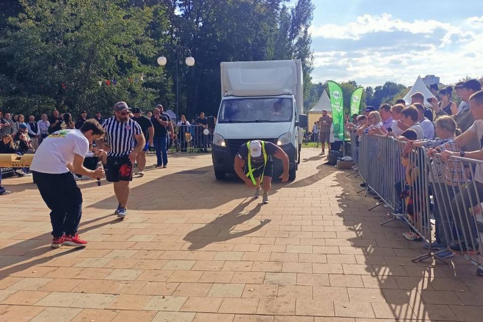 Дмитрий Головачев из Камышина стал победителем по состязаниям в силовом экстриме