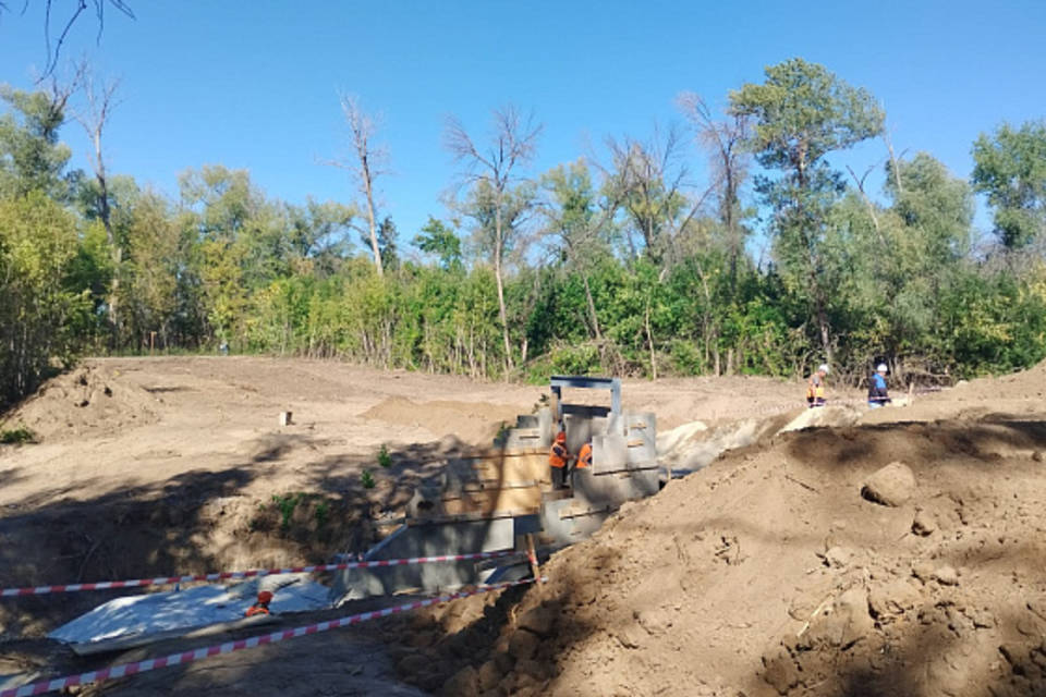 Три водопропускных сооружения строят под Волгоградом