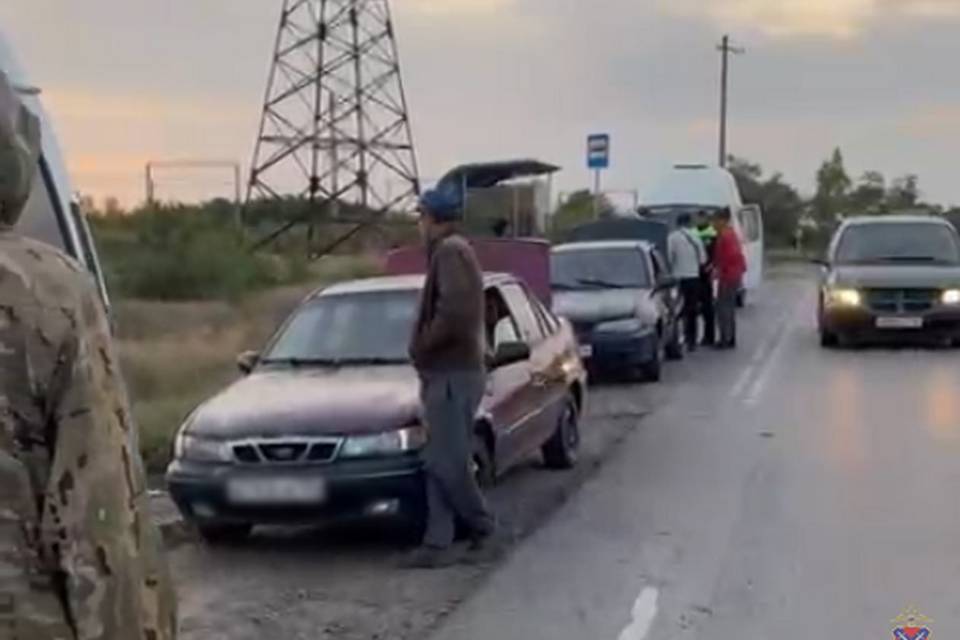Под Волгоградом в ходе рейдов остановили два автомобиля с мигрантами