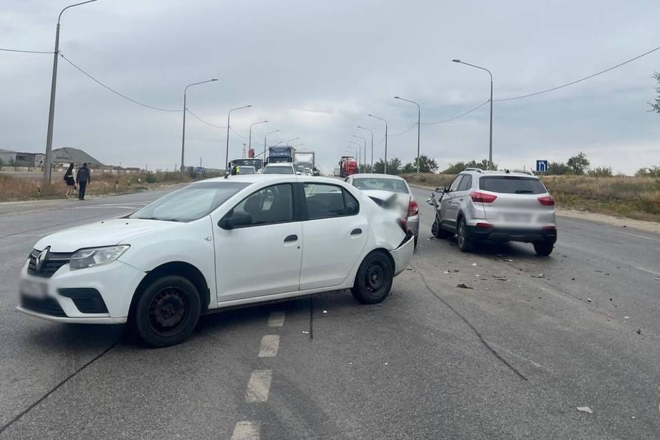Трое пострадали в ДТП на севере Волгограда