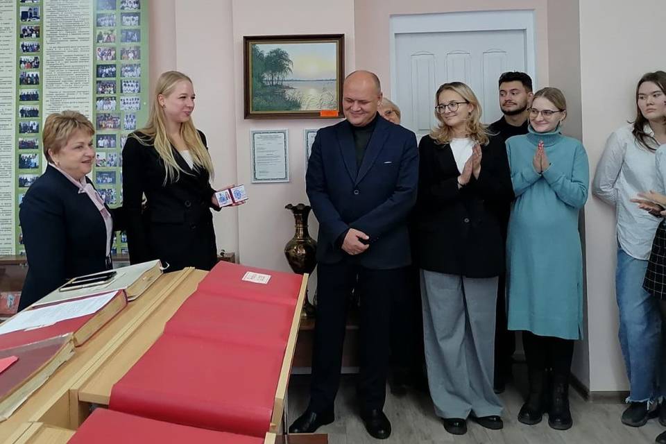 Выпускников ВолгГМУ наградили в Роспотребнадзоре