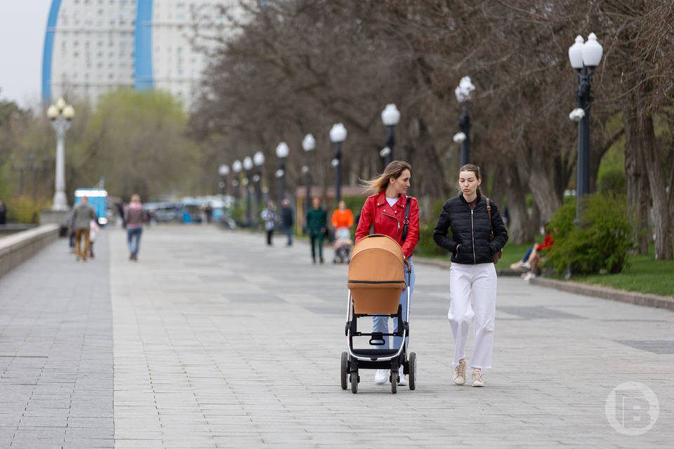 507 многодетных волгоградских мам досрочно получили страховую пенсию