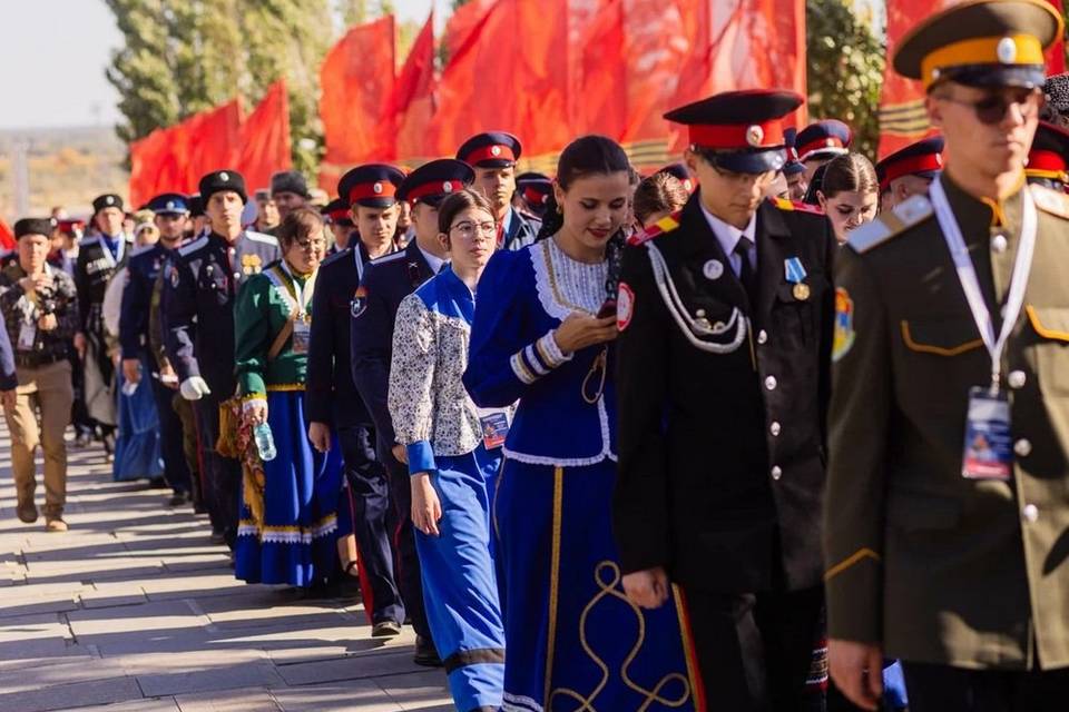 Казачья молодежь собралась на Мамаевом кургане в Волгограде