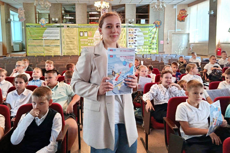 Волгоградским школьникам напомнили правила безопасного поведения вблизи железной дороги
