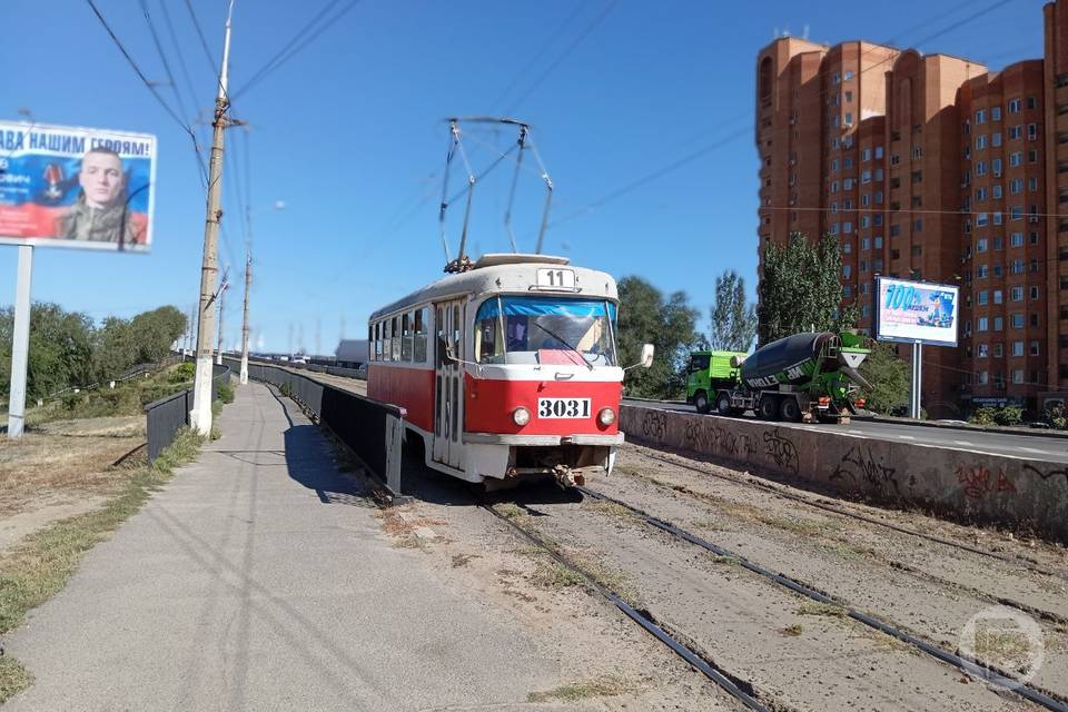 В Волгограде водителям трамваев предлагают зарплату до 100 тысяч рублей